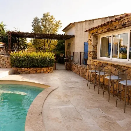 بيت للعطل Family With Private Pool بورتو فيكشْيو